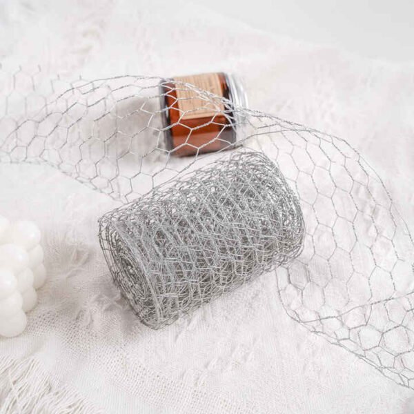 H7cc81aafe0644cfb904934e788be5dfbV.jpeg_720x720q50.jpg Galvanized Hexagonal Mesh Garden Grid